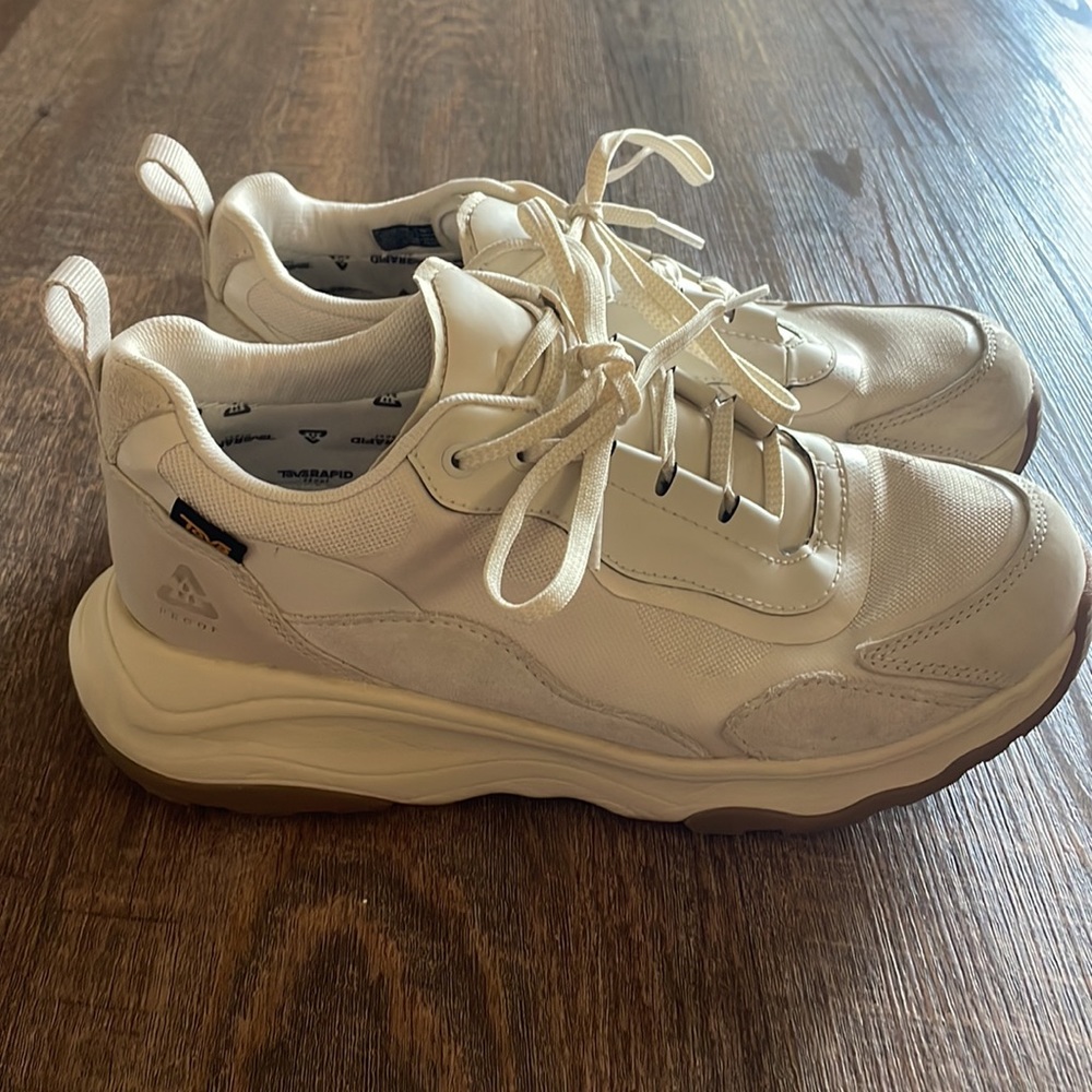 Women’s Teva Geotrecca Hiking Shoes. Size 8.5